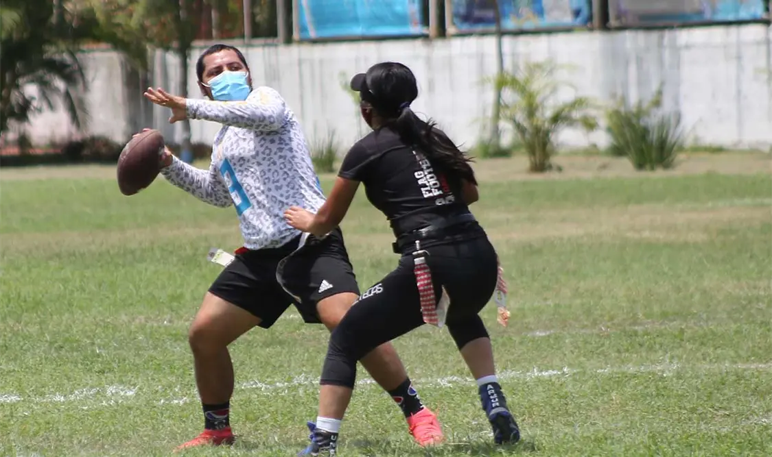 Jaguares de Comitán y Aztecas de San Cristóbal se encontraron en el emparrillado de Atlas Football Education en Tuxtla Gutiérrez. Carlos López/CP