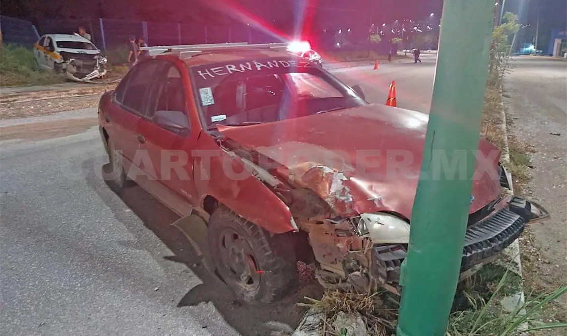 Cuantiosos daños en encontronazo carretero