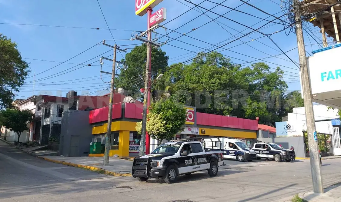 Atracan una tienda de autoservicio