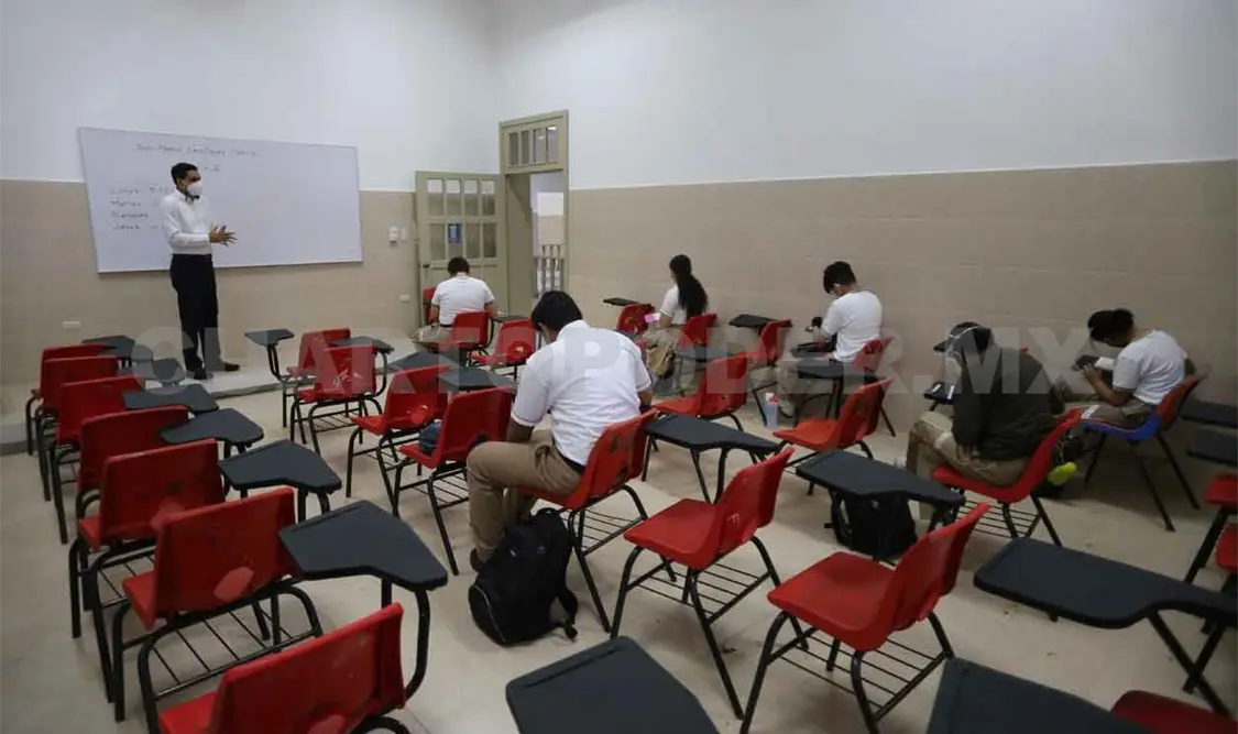 Censan escuelas vandalizadas