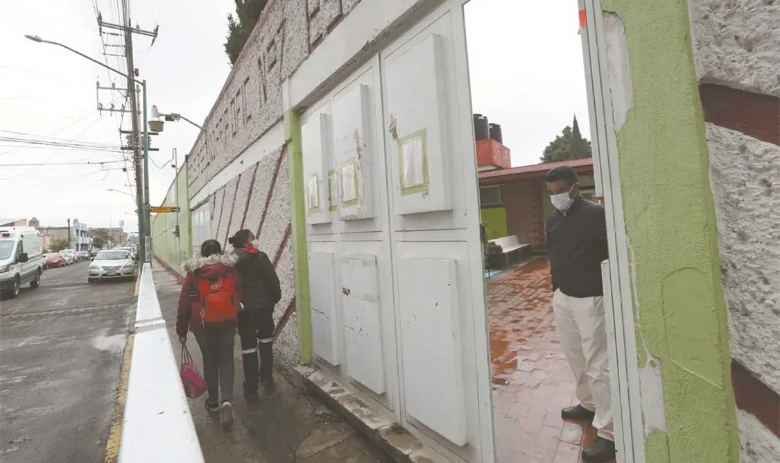 Cierran otra escuela en Edomex por contagios