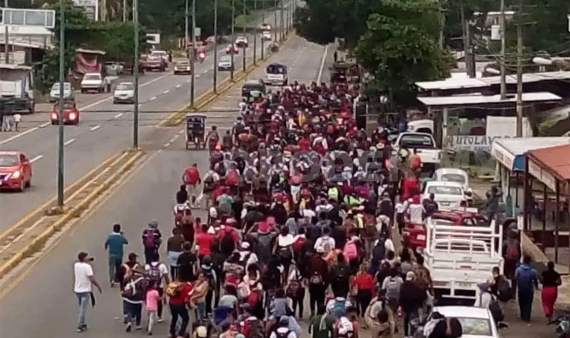 La caravana de migrantes que partió de Tapachula este sábado, logró sumar 300 personas. Ramón García / CP