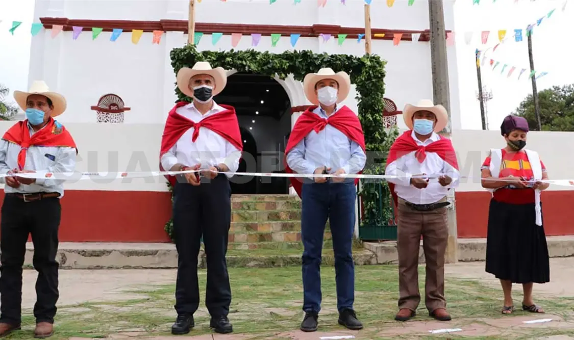 Durante la inauguración del templo de San Francisco, en el municipio de Amatenango del Valle. CP