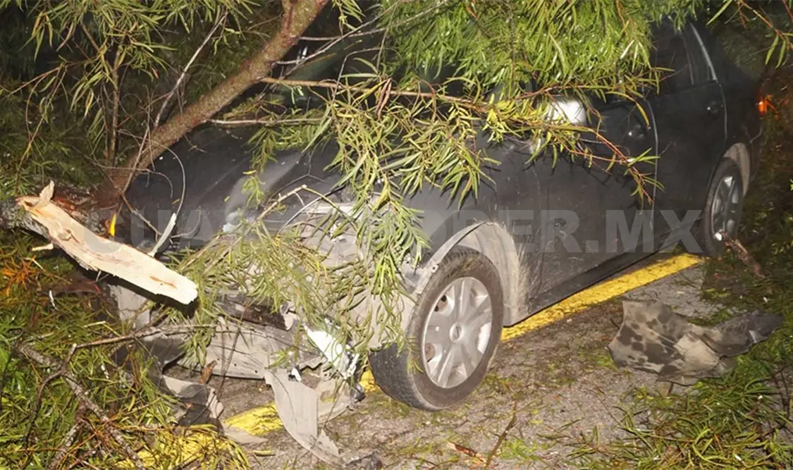 El accidente ocurrió alrededor de las 06:00 de la mañana cuando el Nissan Tiida se desplazaba en el kilómetro 57+500. Cortesía