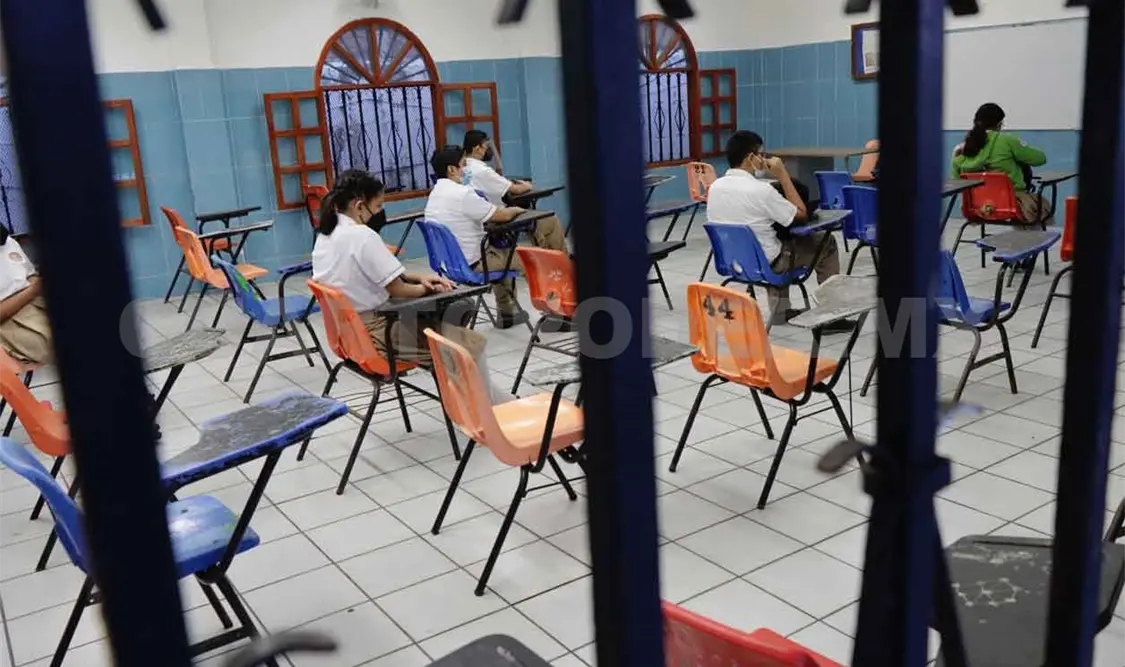 Reportan cuatro colegios casos de covid-19