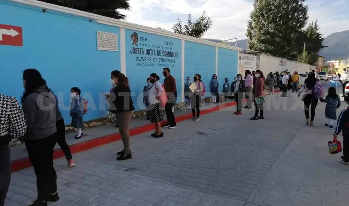 Cierran primaria por casos positivos de covid-19