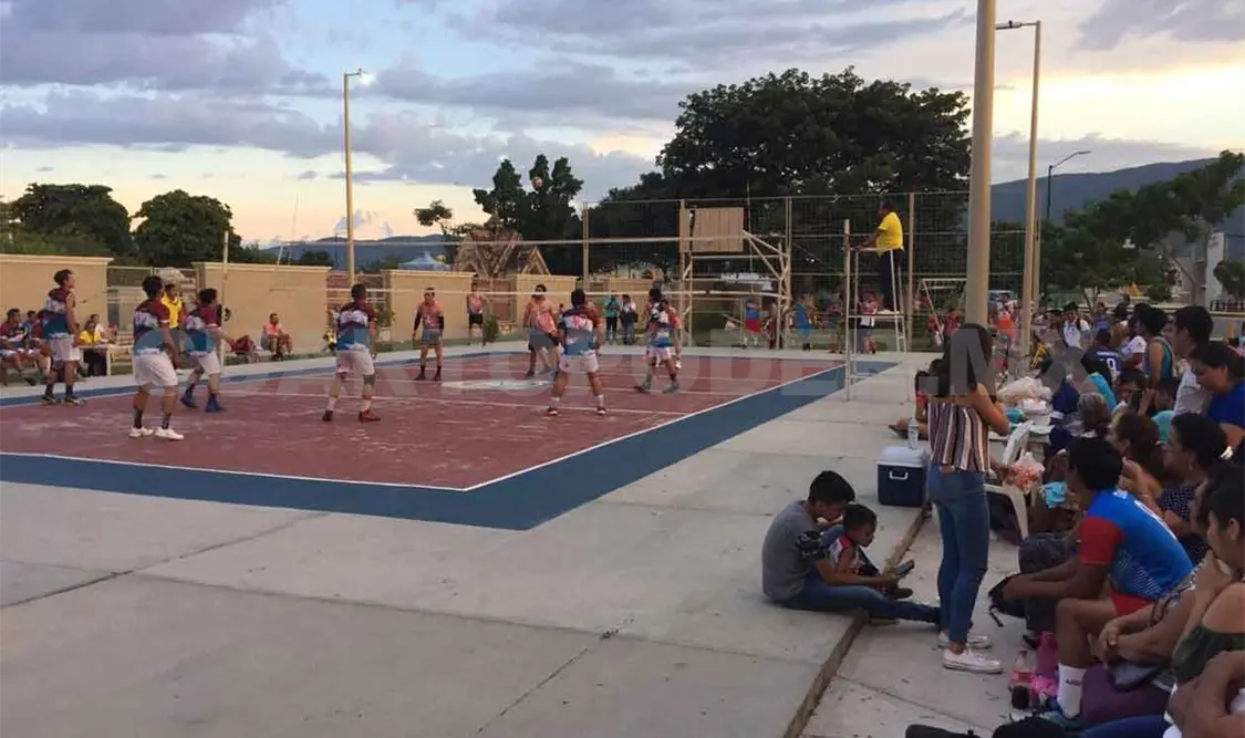 Titanes y Compadres avanzan a la final