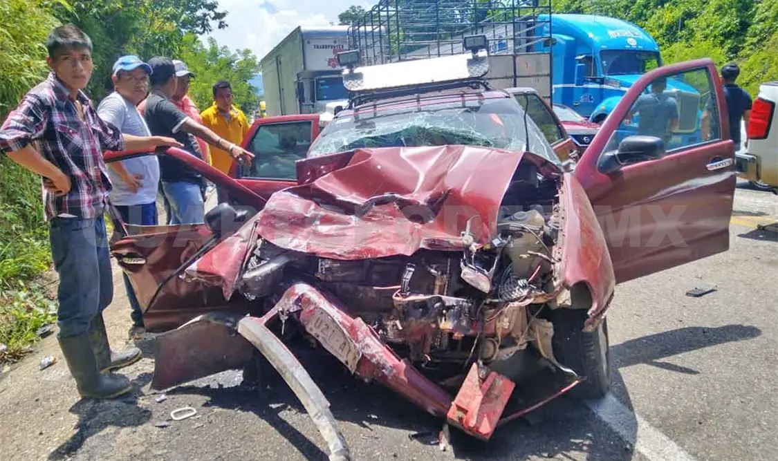 Un lesionado en colisión de camioneta y Derby