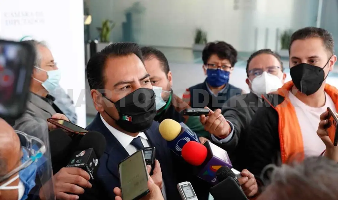 Ramírez Aguilar comentó que “luego del regreso a clases, muchos padres de familia han recurrido al juicio de amparo (…) para obtener (…) la vacuna”. CP