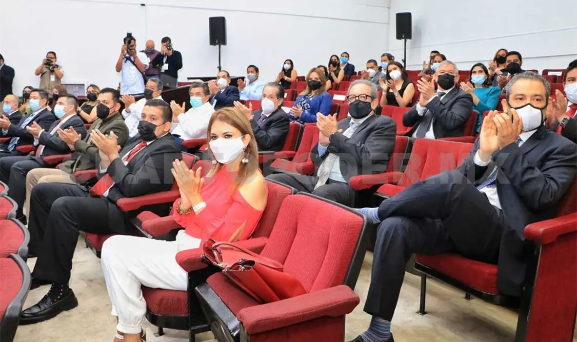 Urbina Castañeda expresó el más amplio reconocimiento a la institución castrense que ha sido baluarte del desarrollo del pueblo mexicano. CP