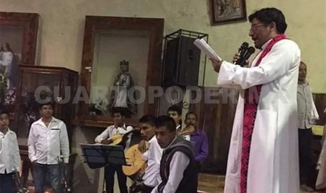 El párroco Marcelo Pérez fue nombrado por la diócesis como mediador en el conflicto político que se vive en el municipio. Cortesía