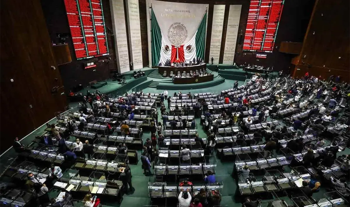 El grupo parlamentario de Morena en la Cámara de Diputados presentó una iniciativa para reformar la Constitución. Cortesía
