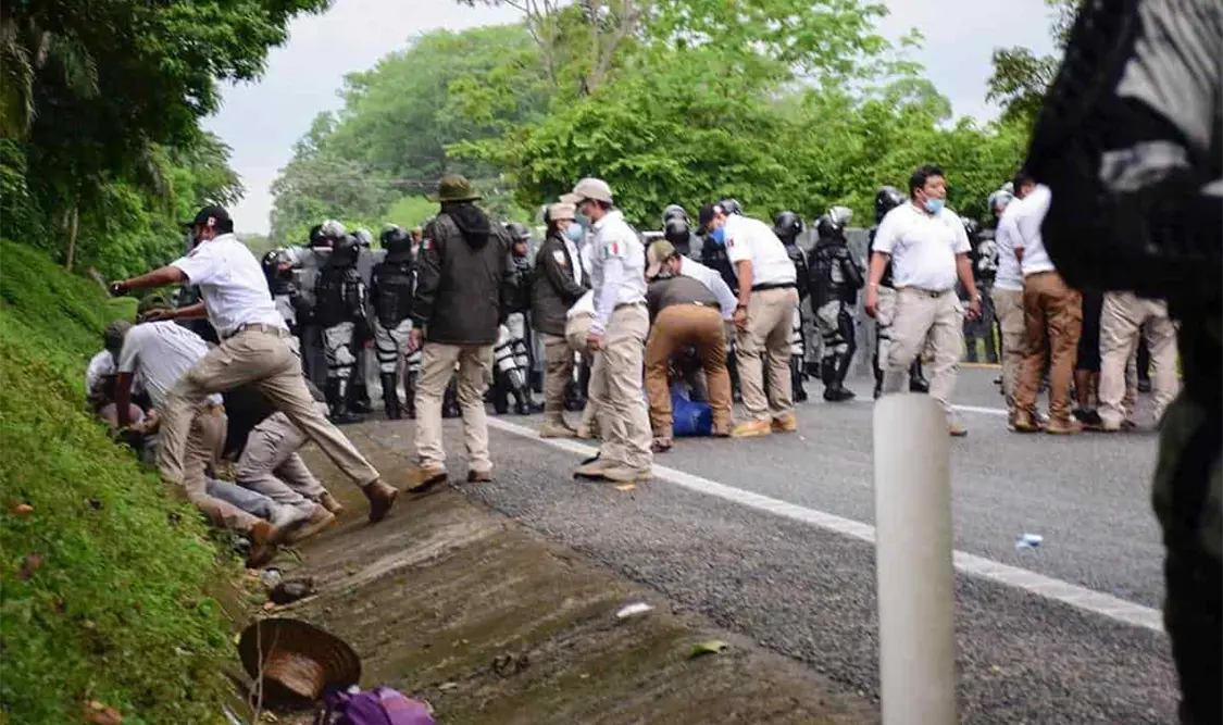 Repudian las escenas de migrantes que fueron golpeados por parte de elementos de la INM y GN. Cortesía