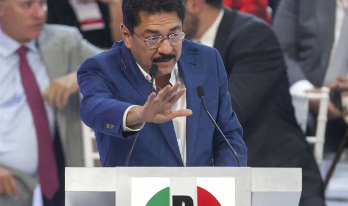 Acusan a Ulises Ruiz de atentar contra la filosofía y militantes del partido. Cortesía