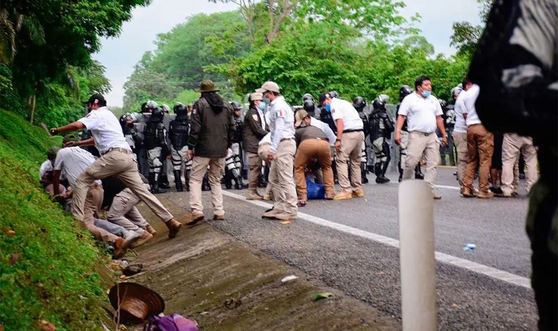 Repudian las escenas de migrantes que fueron golpeados por parte de elementos de la INM y GN. Cortesía