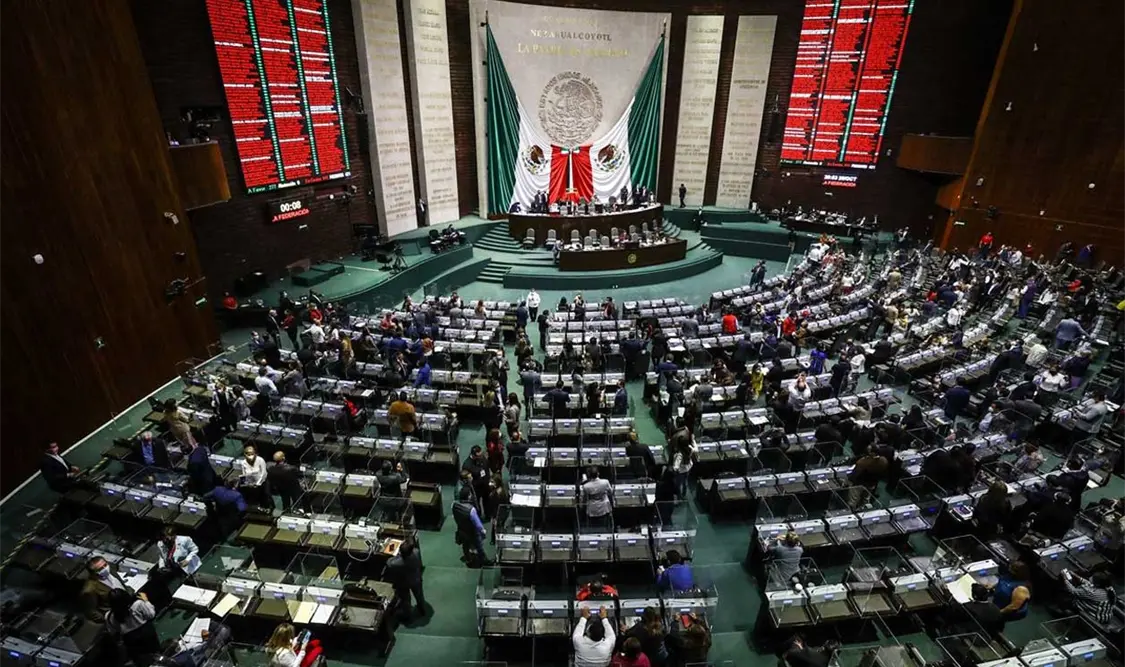 El grupo parlamentario de Morena en la Cámara de Diputados presentó una iniciativa para reformar la Constitución. Cortesía