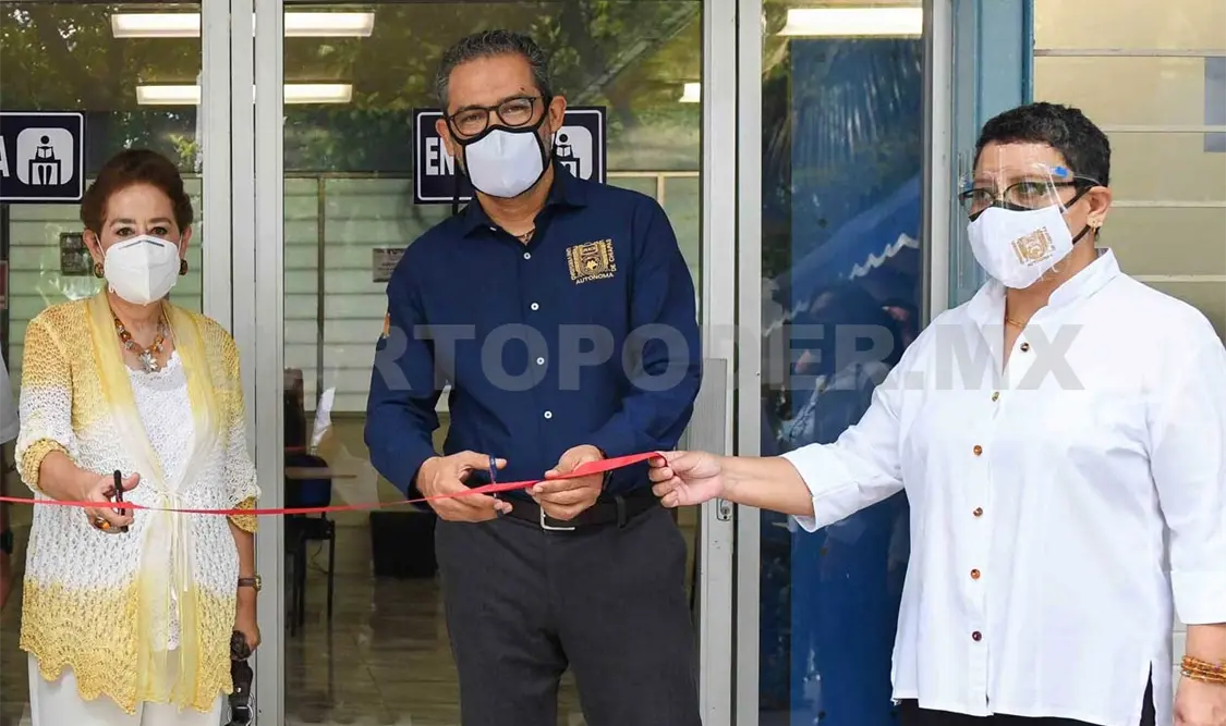 El rector Carlos F. Natarén Nandayapa realizó un recorrido con el encargado de la Dirección, Jorge Humberto Trujillo Rincón, para verificar los trabajos. CP