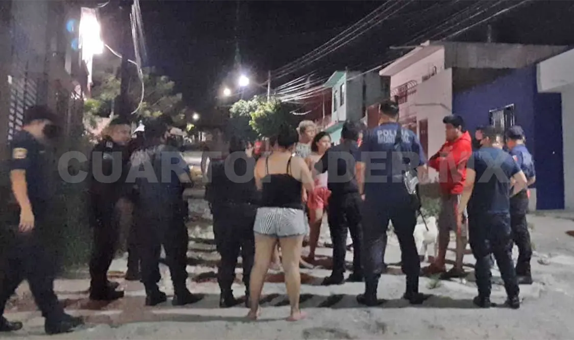 Los enardecidos colonos llegaron al domicilio del presunto responsable del delito de violación y trataron de lincharlo. Cortesía