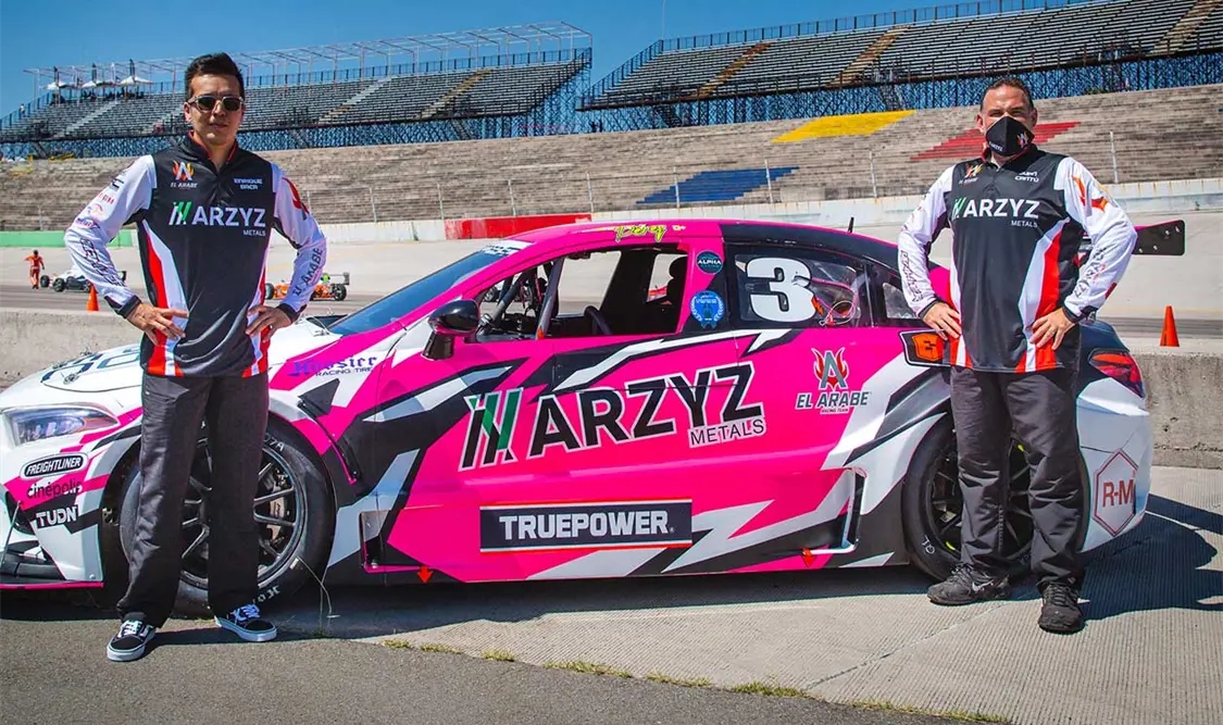 El Arzyz Metals Racing, de Juan Cantú Jr. y Enrique Baca, regresa al festival de velocidad de la Súper Copa. Cortesía