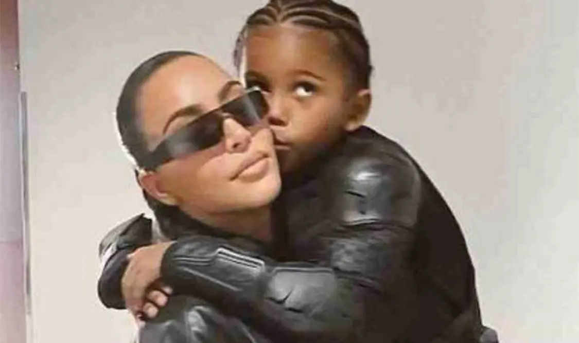 Hijo de Kim Kardashian sufre accidente