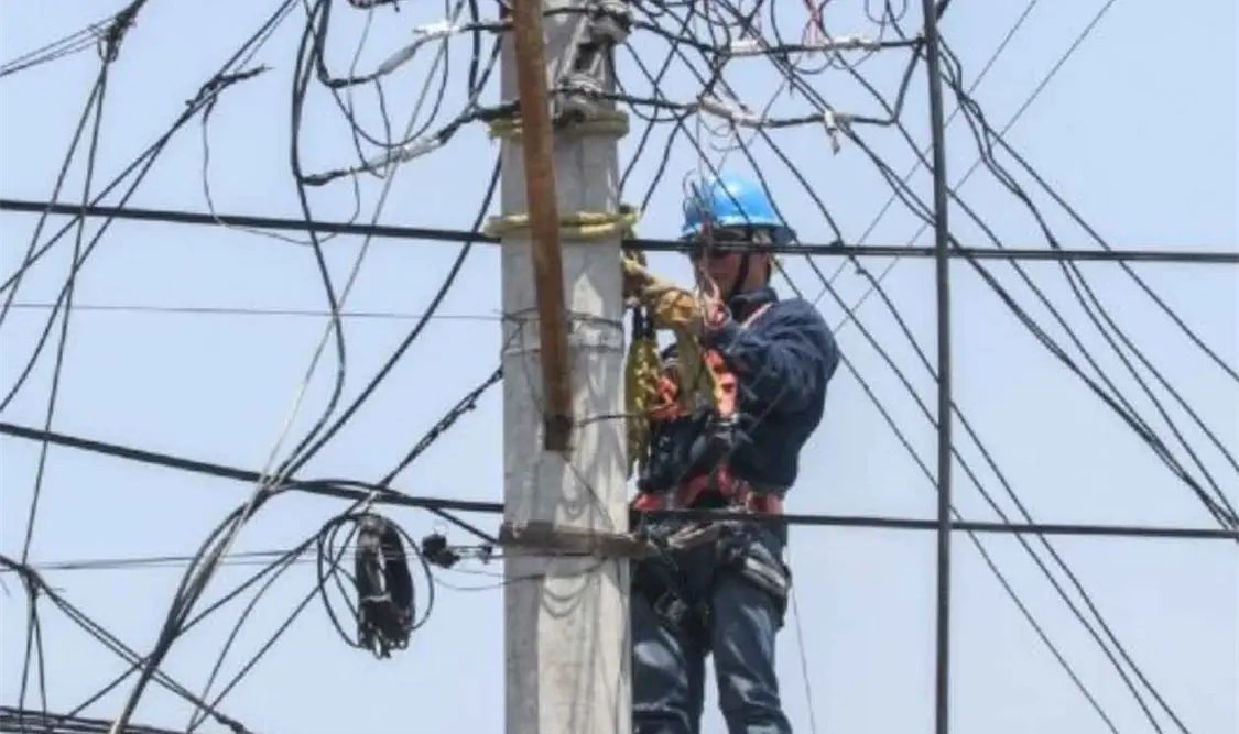 Ni la 4T puede resolver robo de energía eléctrica