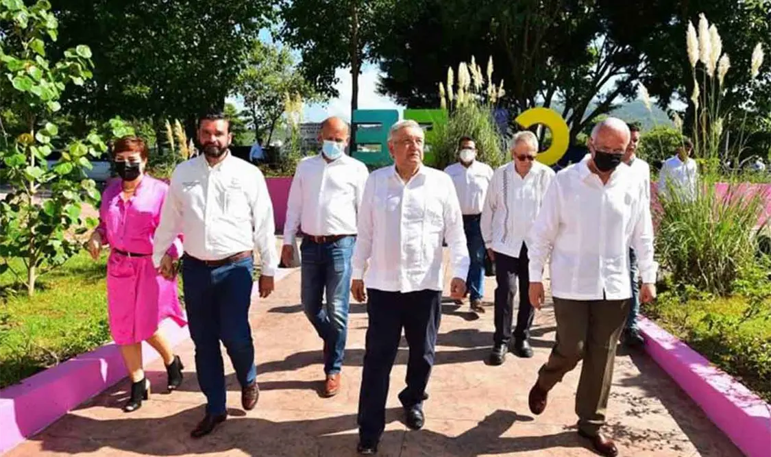 Invita AMLO a gobernador saliente a su Gobierno