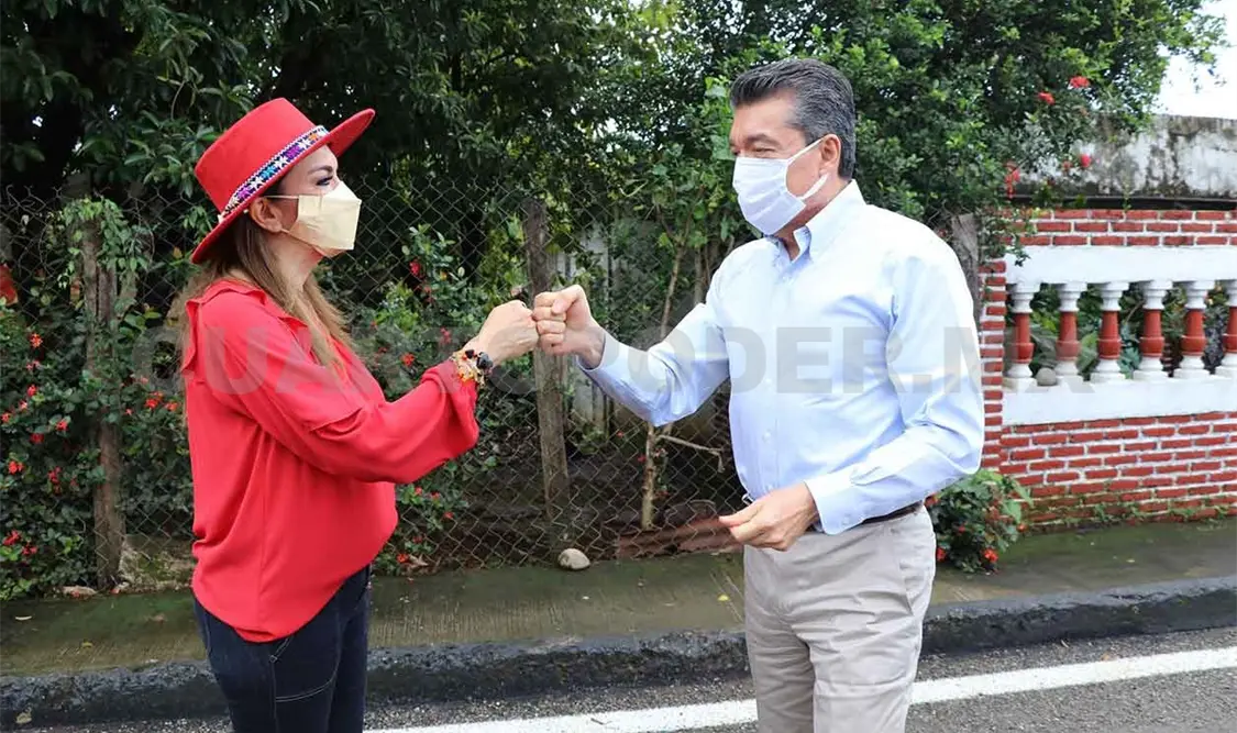 Reconoce gobernador labor de Rosy Urbina