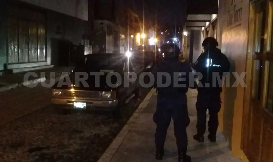 Ciudadanos detienen a ladrón de autos