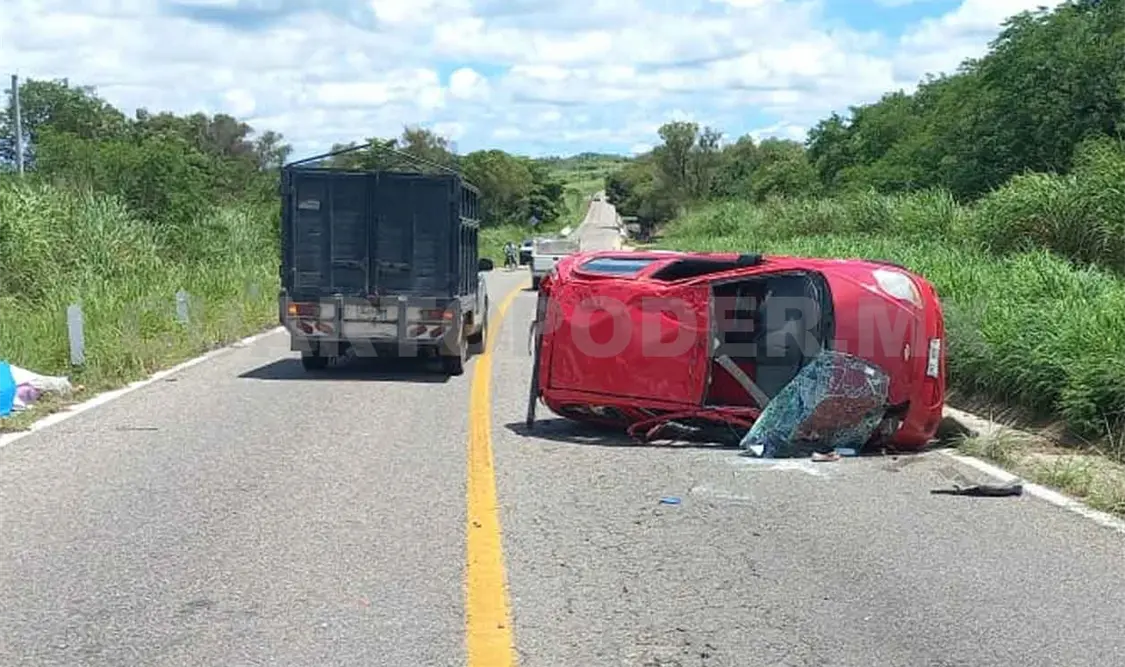 Muere regidora de Copainalá en accidente