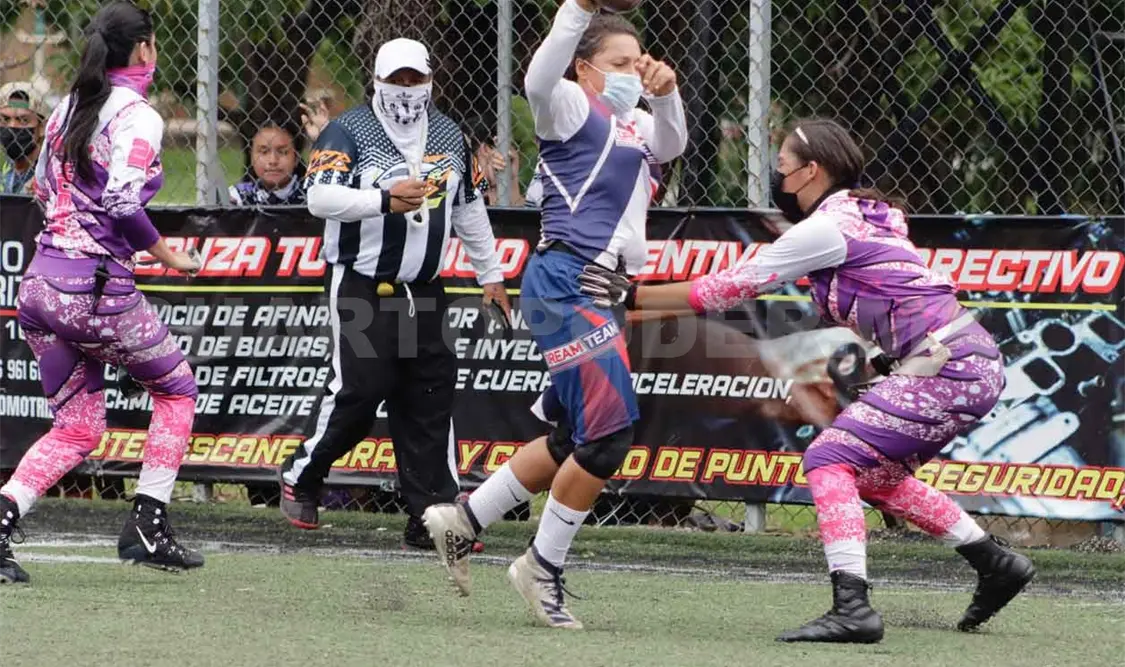 Zorros y Queens, en persecución del líder