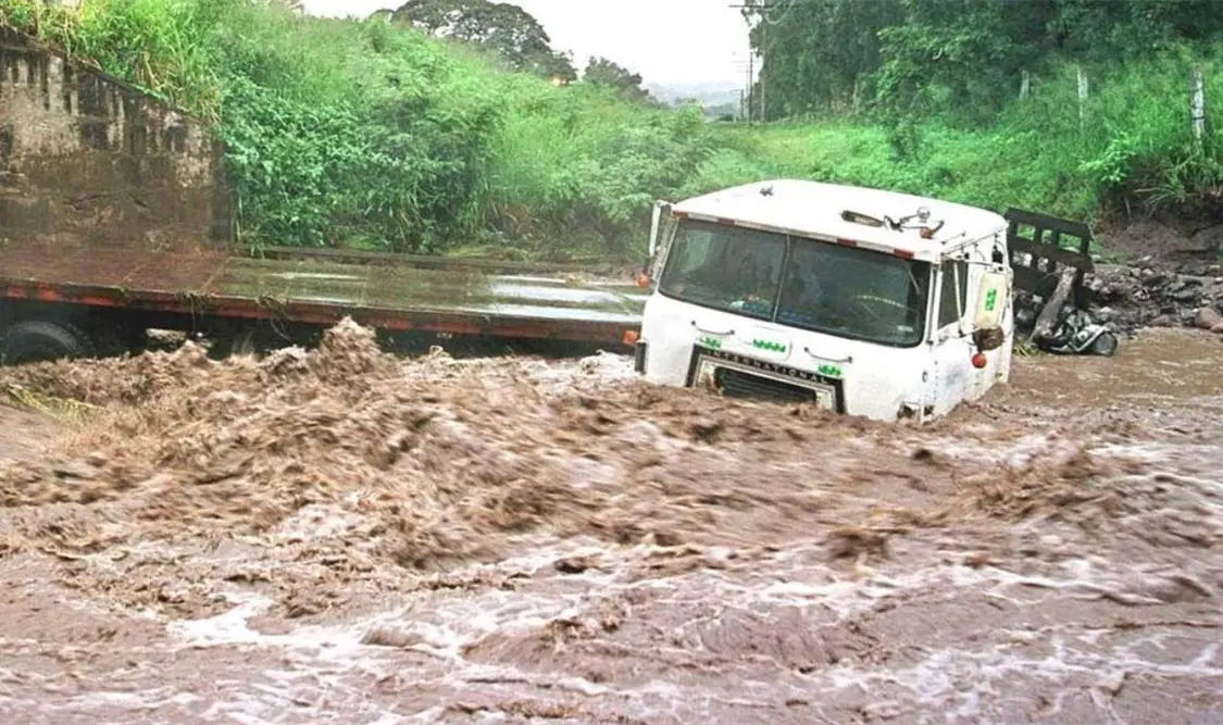 Las precipitaciones propiciaron el desbordamiento del arroyo. Cortesía