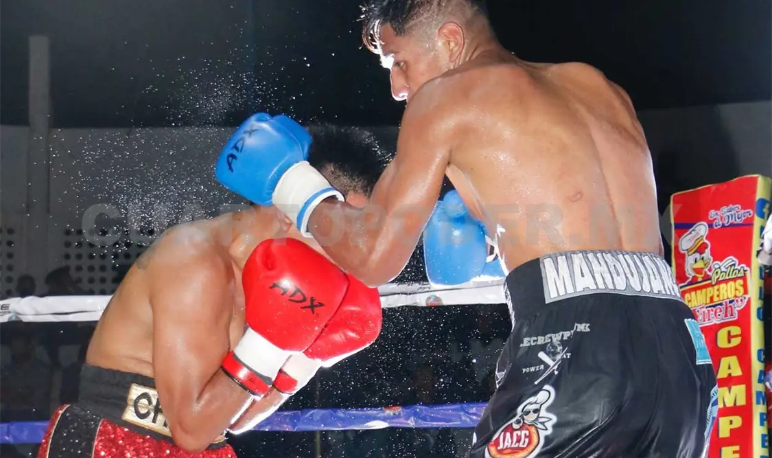 El incumplimiento del CMB está colmando la paciencia tanto del boxeador como de su entrenador, que no creen lo que están viviendo. Diego Pérez/CP