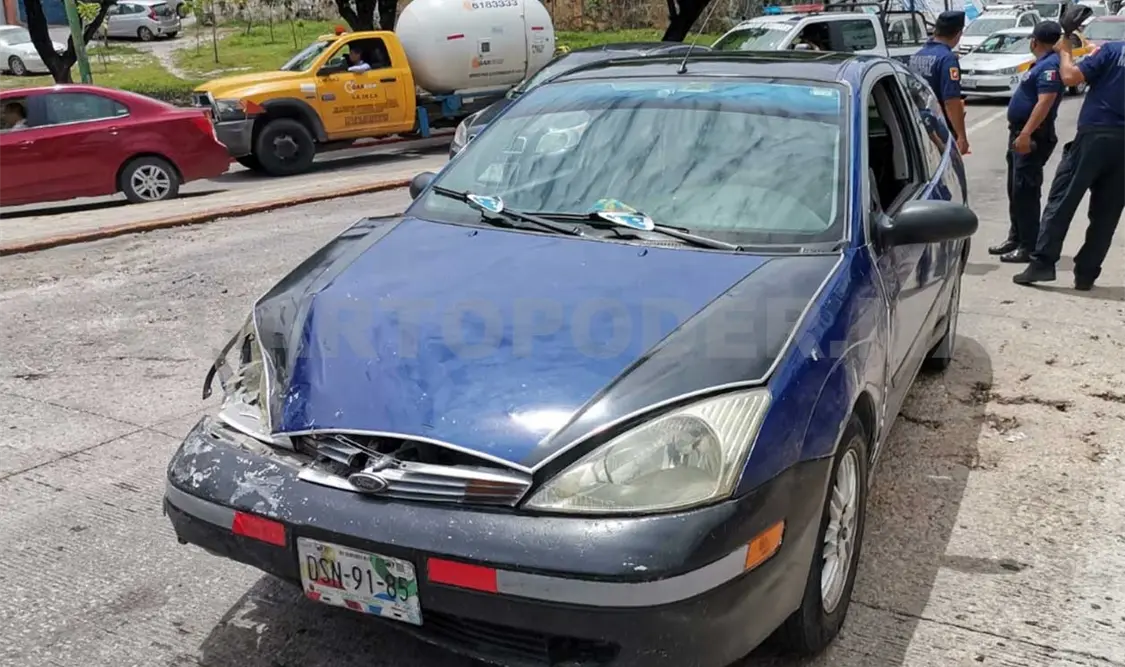 Al tomar conocimiento oficiales de Tránsito y Vialidad Municipal, se dio la orden para que ambos automotores fueran remitidos al encierro oficial para su consignación. Cortesía