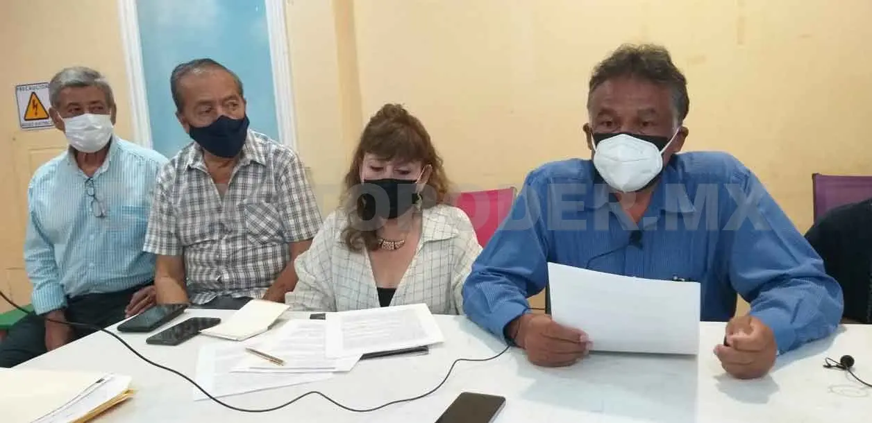 Socios del Conejobus amenazan con huelga