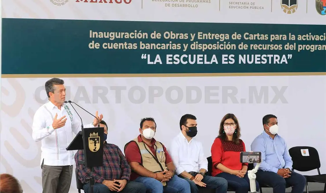 Junto a AMLO se mejoran espacios educativos: Rutilio