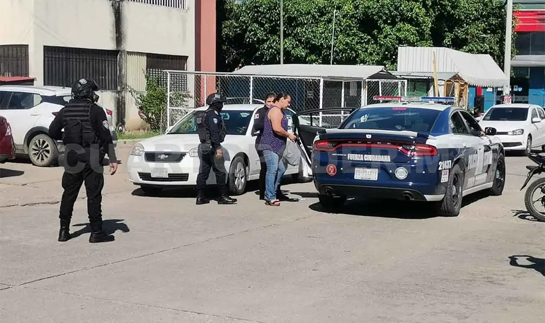 Hampones arrebatan 209 mil pesos a una mujer