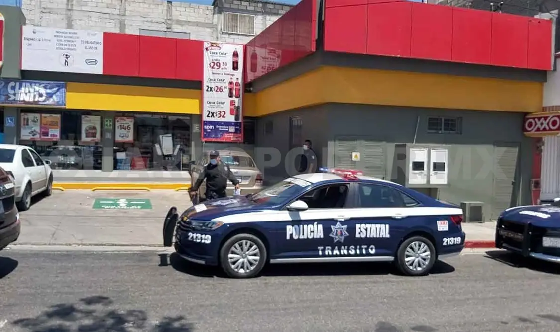 Atracan tienda OXXO y se llevan dinero en efectivo