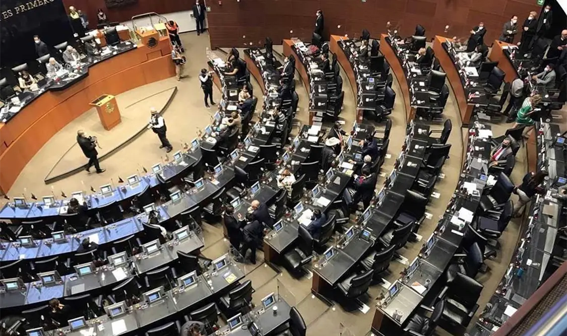 Oposición ve riesgos en reforma energética