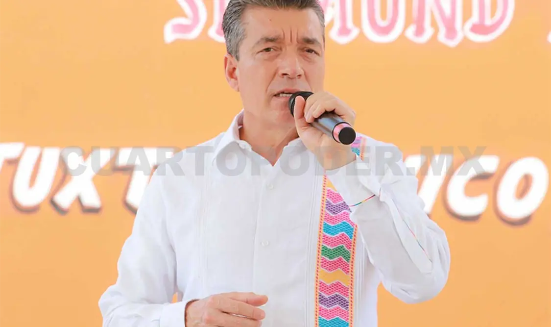 Felicita a alcaldes y diputados que inician funciones