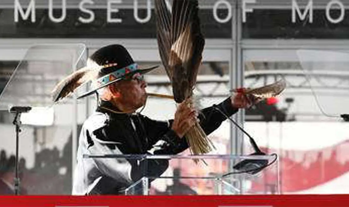 Jimmy Castillo durante el corte de la cinta oficial de la inauguración del Museo de la Academia de Cine.