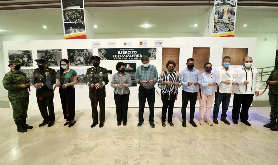 Inaugura Carlos Morales exposición fotográfica militar