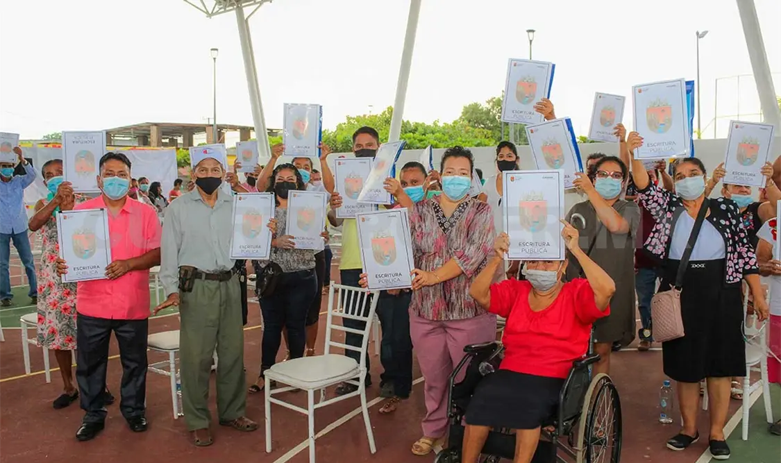 Reconocen familias de Suchiate al gobernador