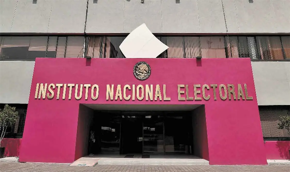 Impugnan lineamientos del INE para revocación de mandato