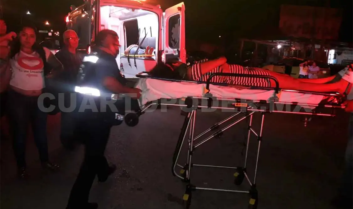 Atropellan a dos mujeres mientras esperaban un taxi