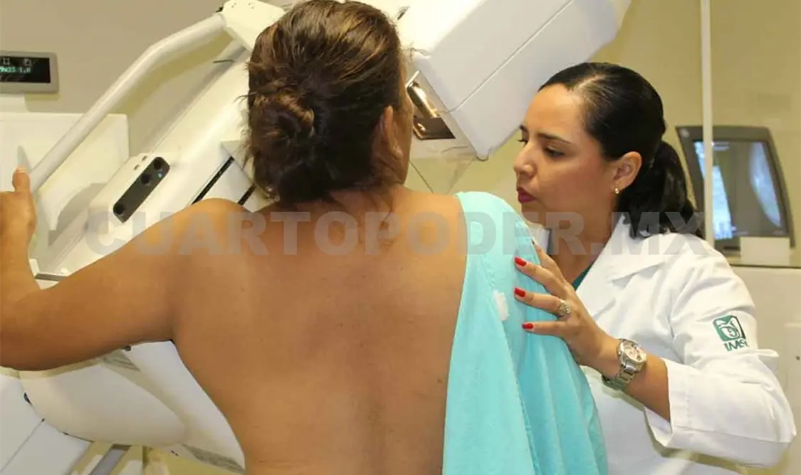Autoexplorarse, clave para detectar el cáncer de mama