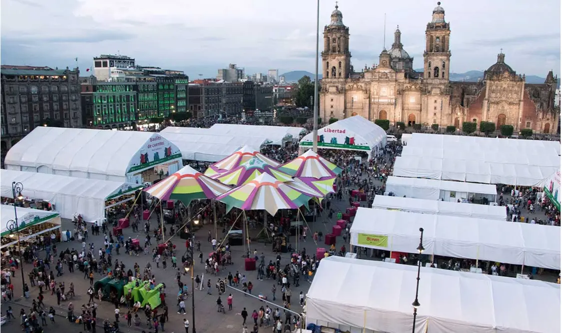 En la inauguración oficial del encuentro librero, que concluirá el domingo 17 de octubre. Cortesía