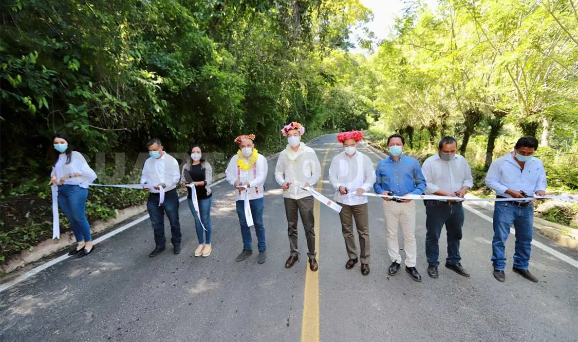 Entrega Escandón camino Ocozocoautla-Apic Pac