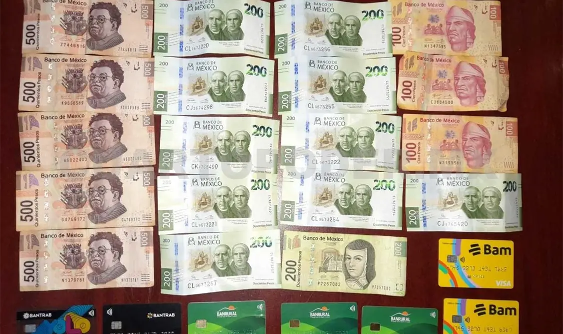 Detienen a chapín con varias tarjetas bancarias
