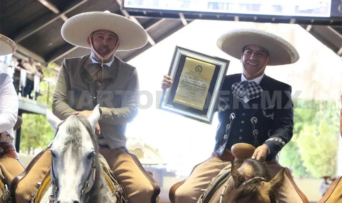 Charros reconocen a Eduardo Ramírez