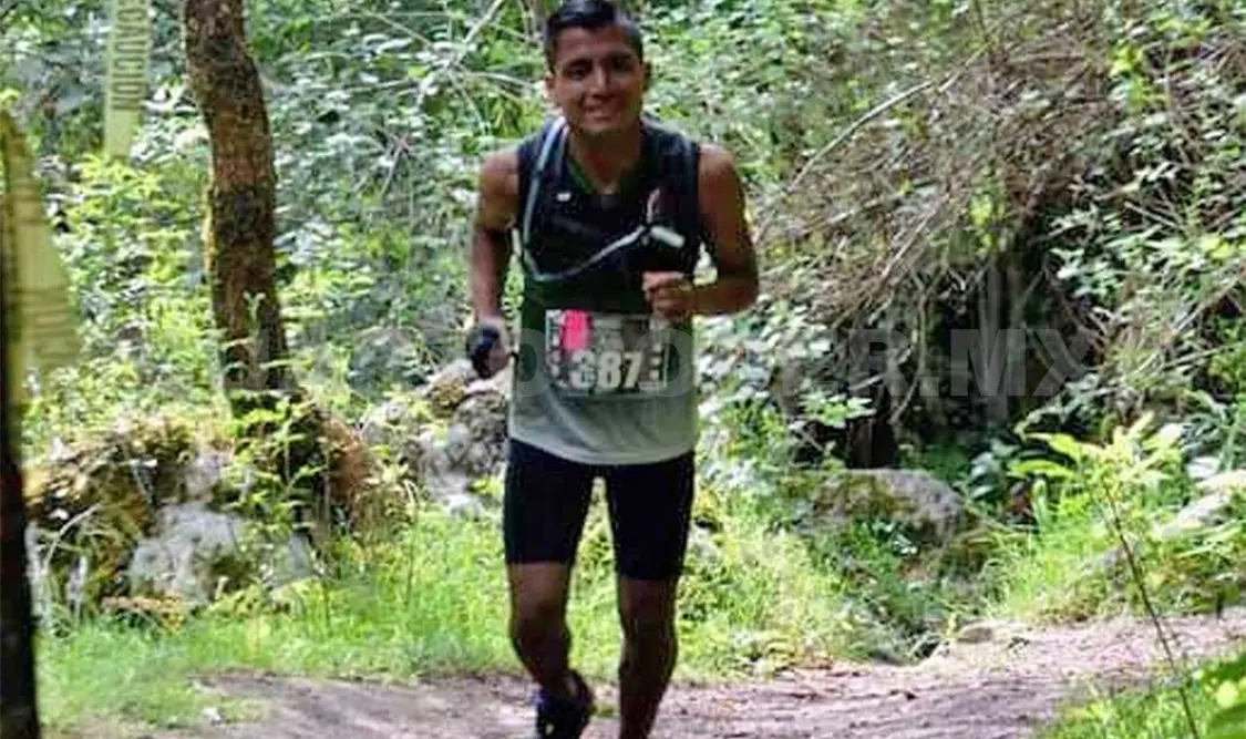 Con su traje bien puesto, Pablo seguirá corriendo